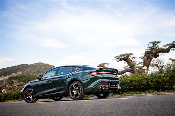 B级运动轿车新标杆来了，MG7 2025款智能登场，限时一口价11.29万元起